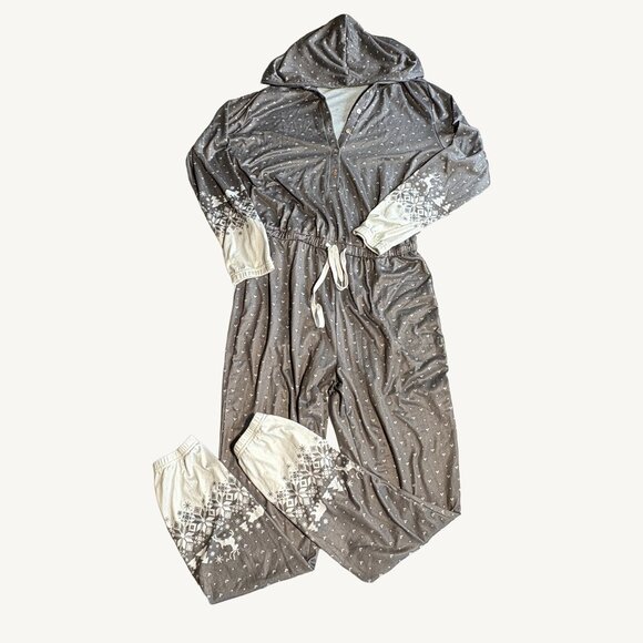 La Vie En Rose Hooded Pajamas Onesie Grey & White Snowflake Design Size Medium - Picture 1 of 7